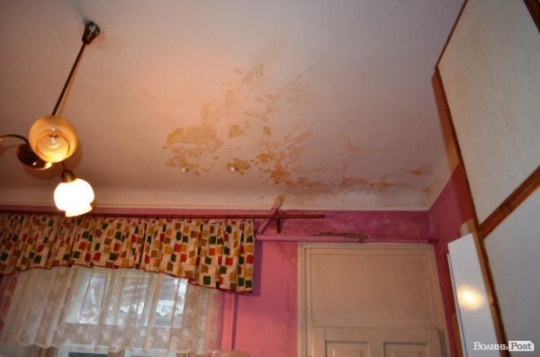 У центрі Луцька зруйнувалася ще одна підпірна стіна. ФОТО 