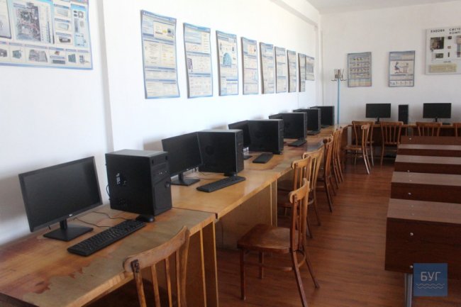 У Володимир-Волинському МНВК з’явився новий комп’ютерний клас. ФОТО