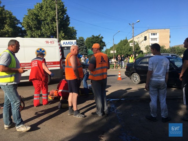 На Волині зіткнулися легковик та вантажівка, є потерпілі. ФОТО. ВІДЕО
