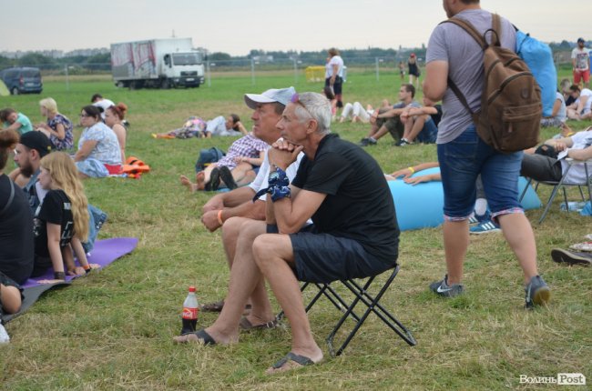 Не молоддю єдиною: як на «Бандерштаті» відпочивають «поважні» фестивальники. ФОТО 