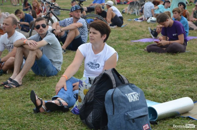 Не молоддю єдиною: як на «Бандерштаті» відпочивають «поважні» фестивальники. ФОТО 