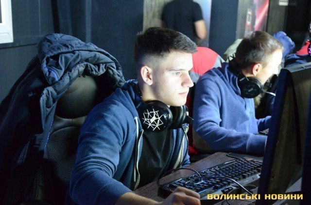 У Луцьку геймери «рубалися» в Counter-Strikе. ФОТО