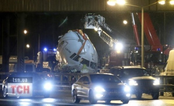 Нові фото і відео авіакатастрофи у Росії