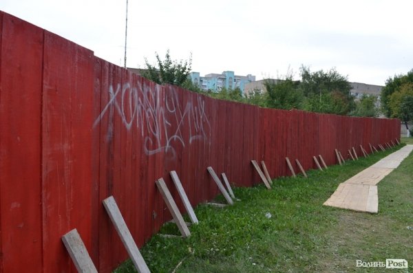 Що будують на вулиці Ветеранів у Луцьку? ФОТО