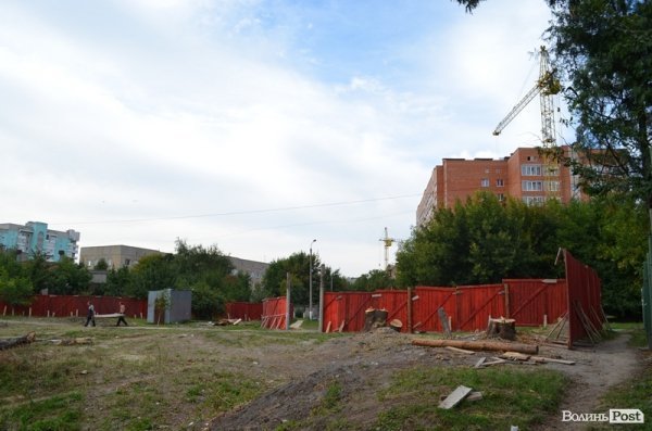 Що будують на вулиці Ветеранів у Луцьку? ФОТО