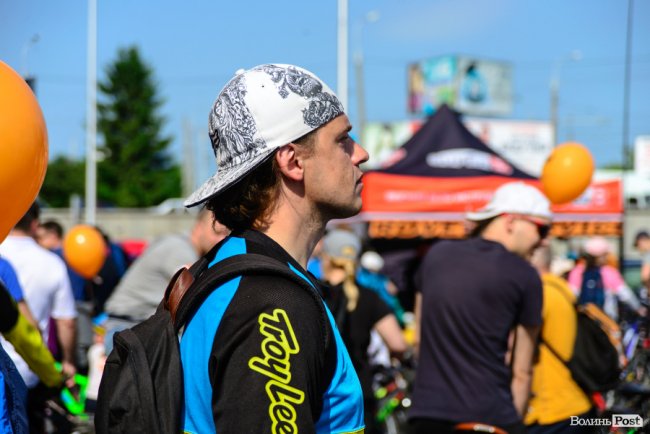 З дітками, собакою та у вишиванках: як лучани провели «Велодень-2019». ФОТО