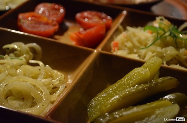 Жінкам не читати. Смачного Луцька!