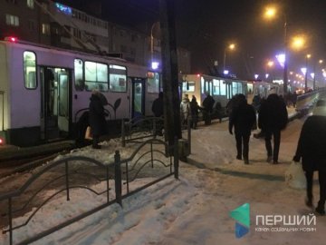 У Луцьку через аварію паралізувало рух проспектом Перемоги. ОНОВЛЕНО