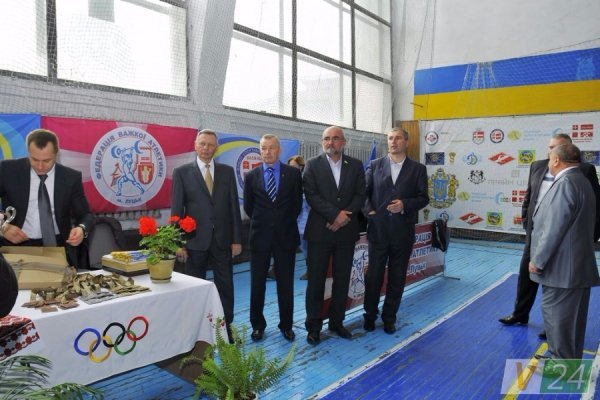 У Луцьку змагалися штангісти. ФОТО