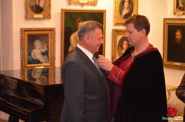 У Луцьку презентували унікальну виставку портретів литовських князів. ФОТО.