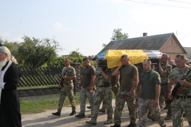 На Волині попрощалися із 22-річним Героєм Владиславом Ковальовим