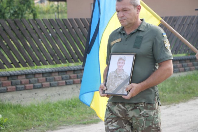 На Волині попрощалися із 22-річним Героєм Владиславом Ковальовим