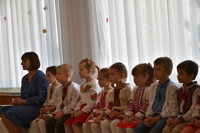 У луцькому садочку висадили алею туй. ФОТО