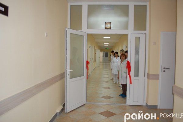 Відкрили після ремонту дитяче відділення лікарні на Волині