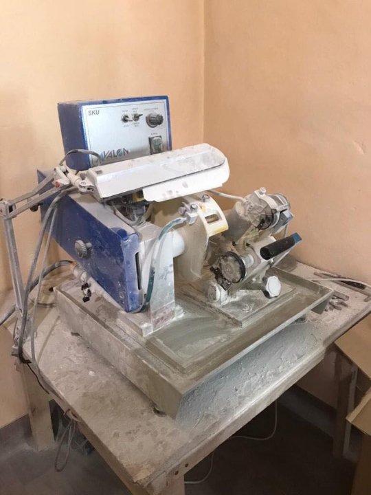 У Ковелі викрили підпільний цех з обробки бурштину. ФОТО