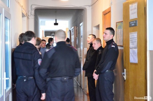 «Спецназ» здавав у Луцьку кров. ФОТО