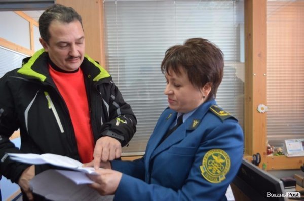 Волинські активісти завітали до найбагатших декларантів