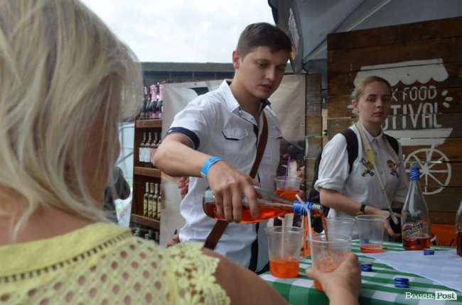 На луцькому фесті презентували новий італійський напій. ФОТО*