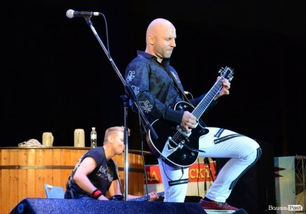 Лучан із Днем міста вітали ФлайzZzа, Мандри і Mad Heads