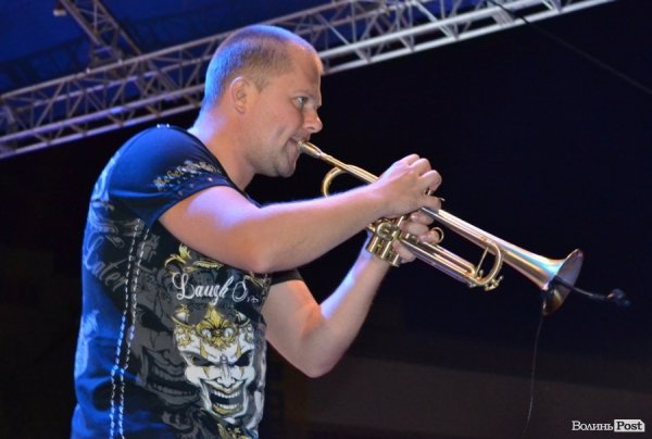 Лучан із Днем міста вітали ФлайzZzа, Мандри і Mad Heads