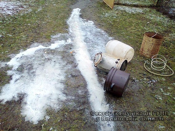 На Волині незаконно виготовляли самогон. ФОТО