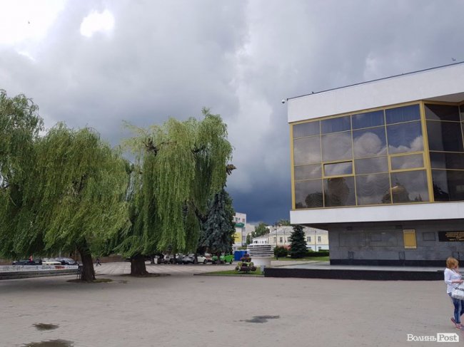 Злива в Луцьку. ФОТО. ВІДЕО