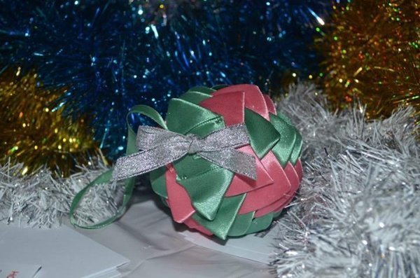 У Луцьку вчили виготовляти подарунки. ФОТО