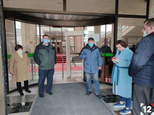 Проти приєднання до Луцька: під Волинською ОДА – мітинг мешканців двох громад. ФОТО