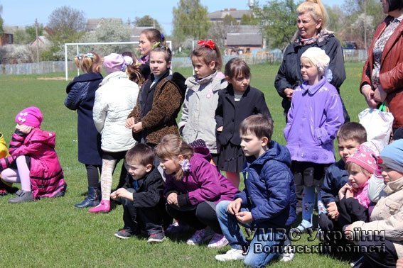 Показове заняття із цивільної оборони для школярів. ФОТО