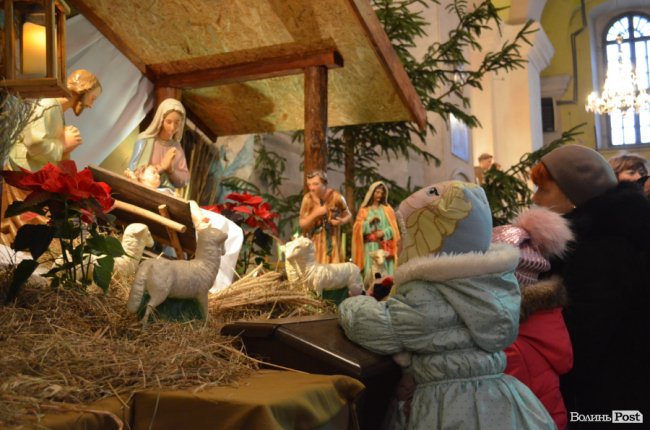 Магія Різдва: у луцькому соборі відбулося урочисте богослужіння. ФОТО