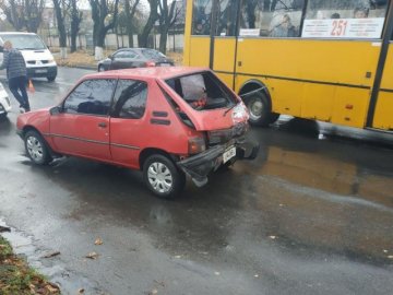 У Луцьку вантажівка зіткнулася з легковиком. ФОТО