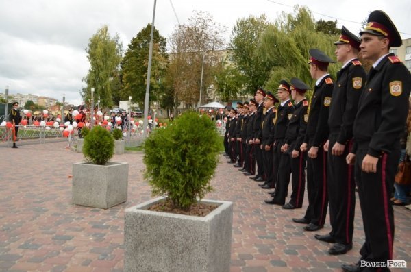 У Луцьку поряд з «Сіті-парком» відкрили Міст закоханих. ФОТО