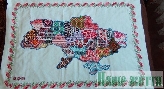 На цій справі не заробляє: рукодільниця з Волині вишила 32 ікони