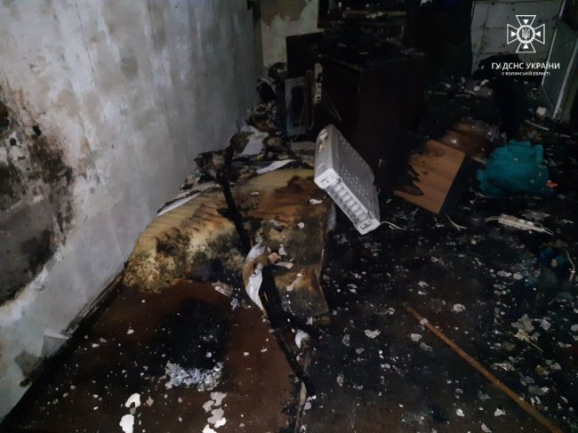 На Харківщині волинські рятувальники ліквідували пожежу в квартирі 9-поверхового будинку. ФОТО