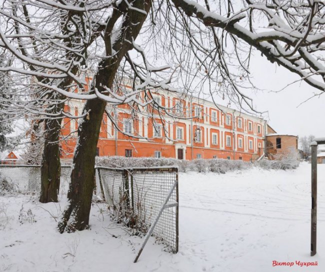 Засніжені древні монастирі Луцька. ФОТО