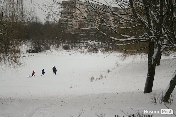 Луцьк засипає снігом. ФОТО