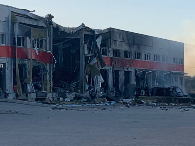 На Миколаївщині окупанти обстріляли відділення «Нової Пошти», є постраждалі 