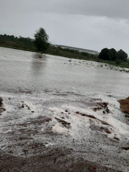 У волинському селі після дощу вулиця перетворюється на «озеро». ФОТО. ВІДЕО