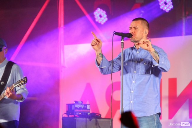 Як це було: фото грандіозного концерту «Ляпис 98» у «ПортCity»