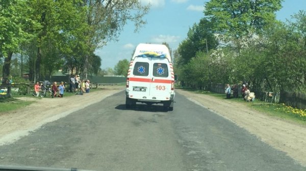Волиняни на колінах зустрічали тіло загиблого героя Івана Сотника. ФОТО. ВІДЕО