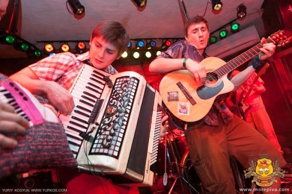 Як у Луцьку танцювали під закарпатський рок-н-рол. ФОТО