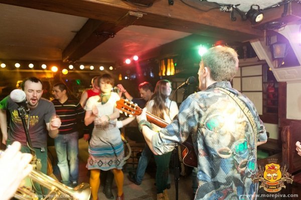 Як у Луцьку танцювали під закарпатський рок-н-рол. ФОТО