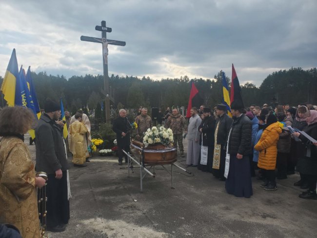 На Волині поховали снайпера, який півтора року вважався зниклим безвісти