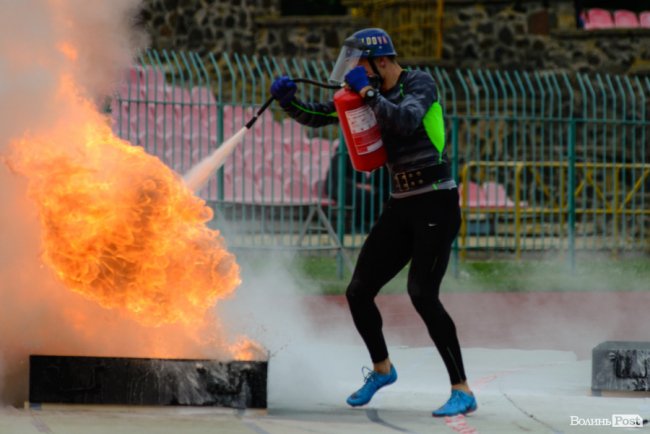 До Луцька на змагання з'їхались пожежники з 7 країн. ФОТО