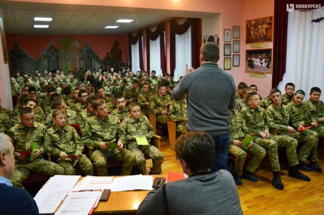 Наркотик - вбивця: у військовому ліцеї розмовляли про небезпеку залежностей. ФОТО