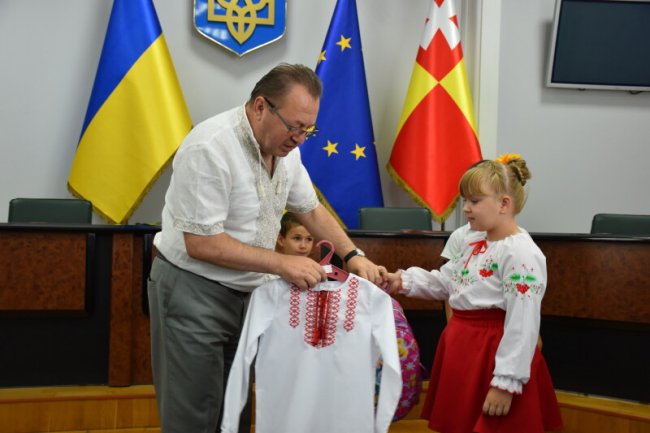 У Луцьку діти-сироти отримали подарунки. ФОТО 