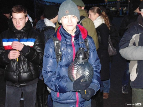 Лучанам передали Вифлиємський вогонь миру. ФОТО. ВІДЕО