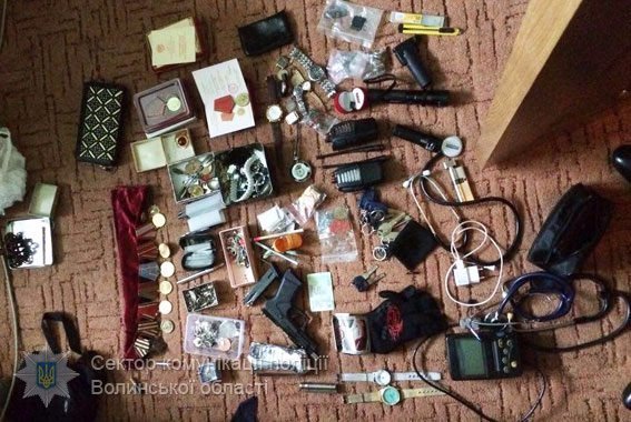 У Луцьку затримали групу квартирних злодіїв 