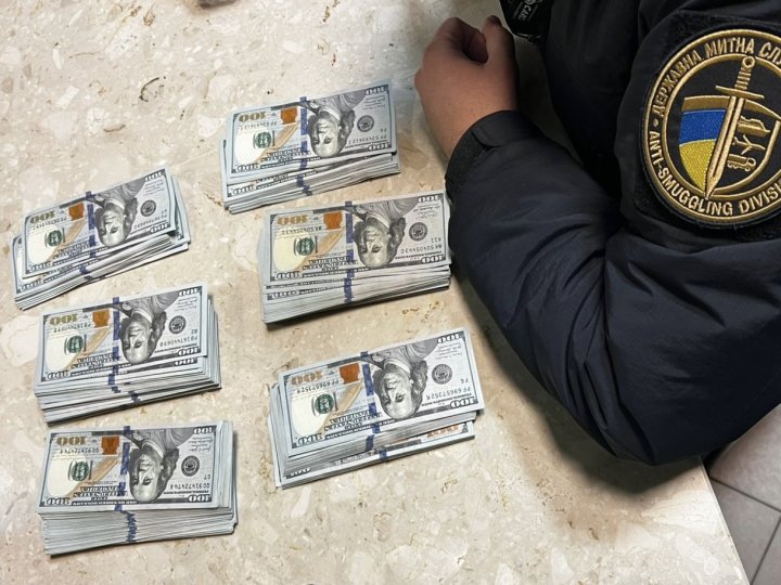 Подружжя намагалось незаконно провезти через волинський кордон понад 2 мільйони гривень
