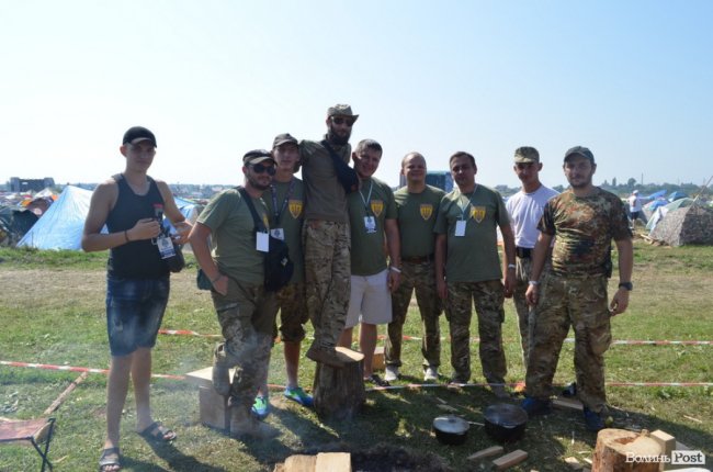 Спека в наметах і аншлаг у зоні купання: як фестивалить «Бандерштат». ФОТО